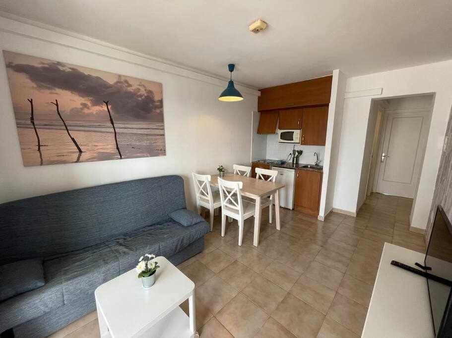 Mitjana Apartamento Con Piscina Сьюдадела Экстерьер фото